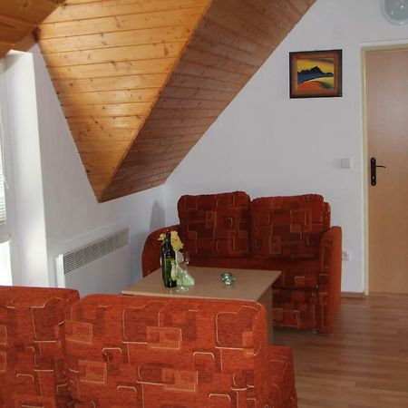 Penzion Brejk Liptovske Sliace エクステリア 写真