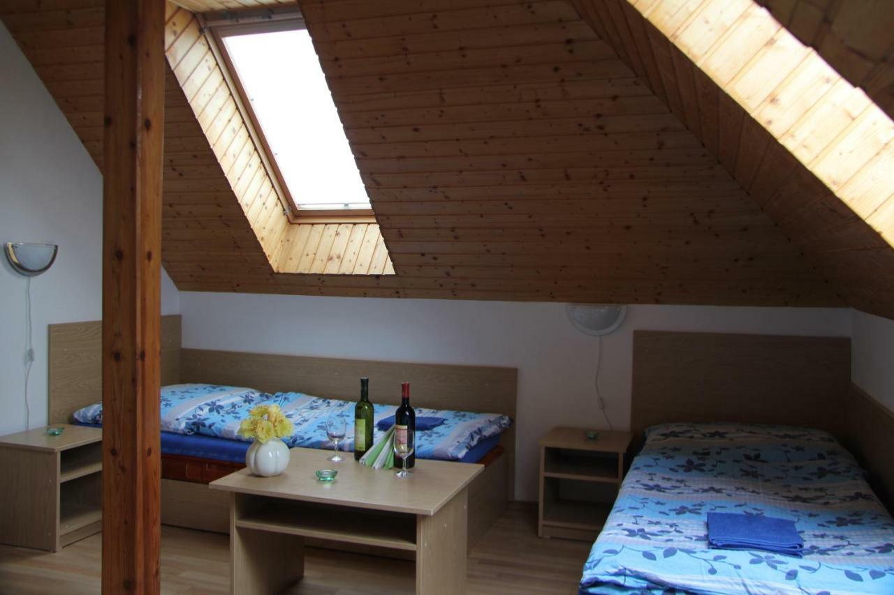 Penzion Brejk Liptovske Sliace エクステリア 写真